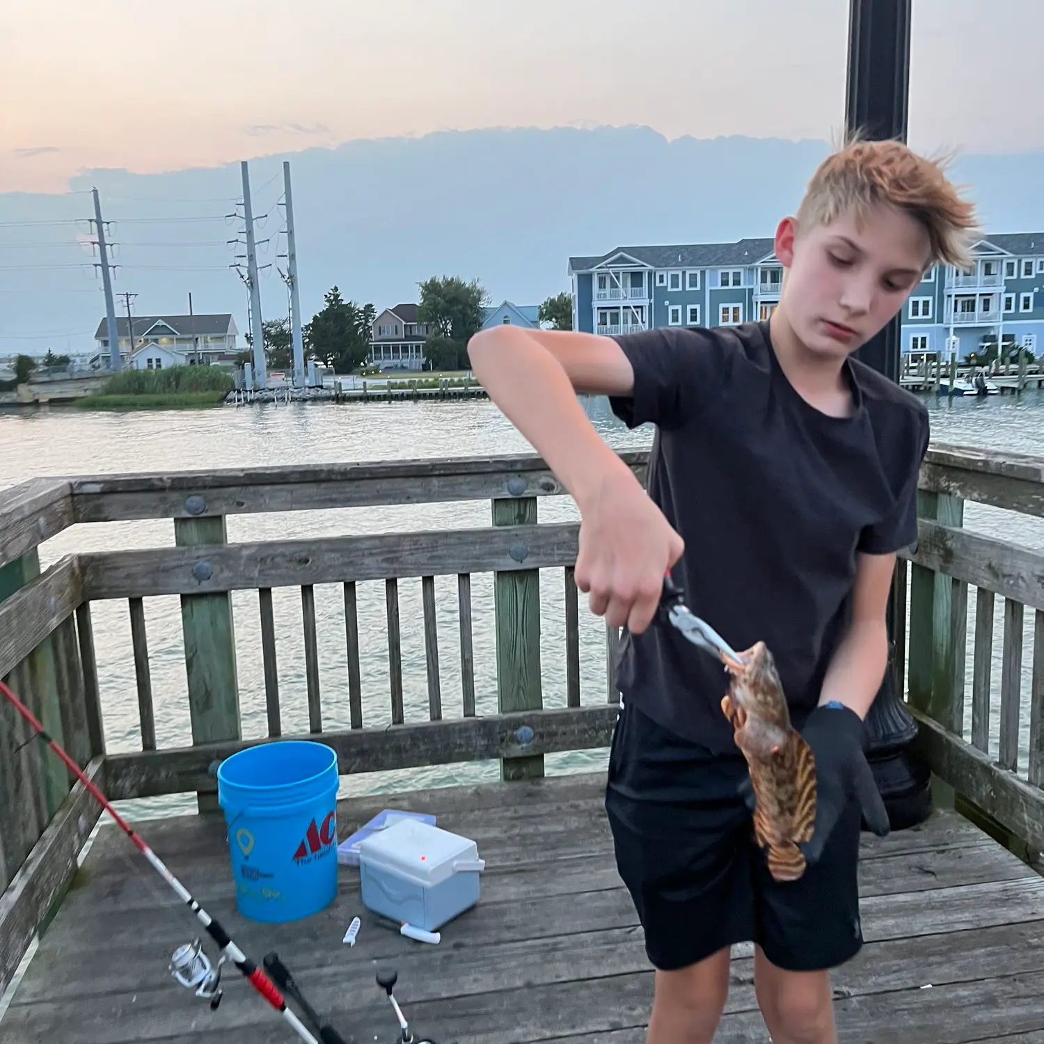 Chincoteague, Virginia - Pinup Girl Fishing