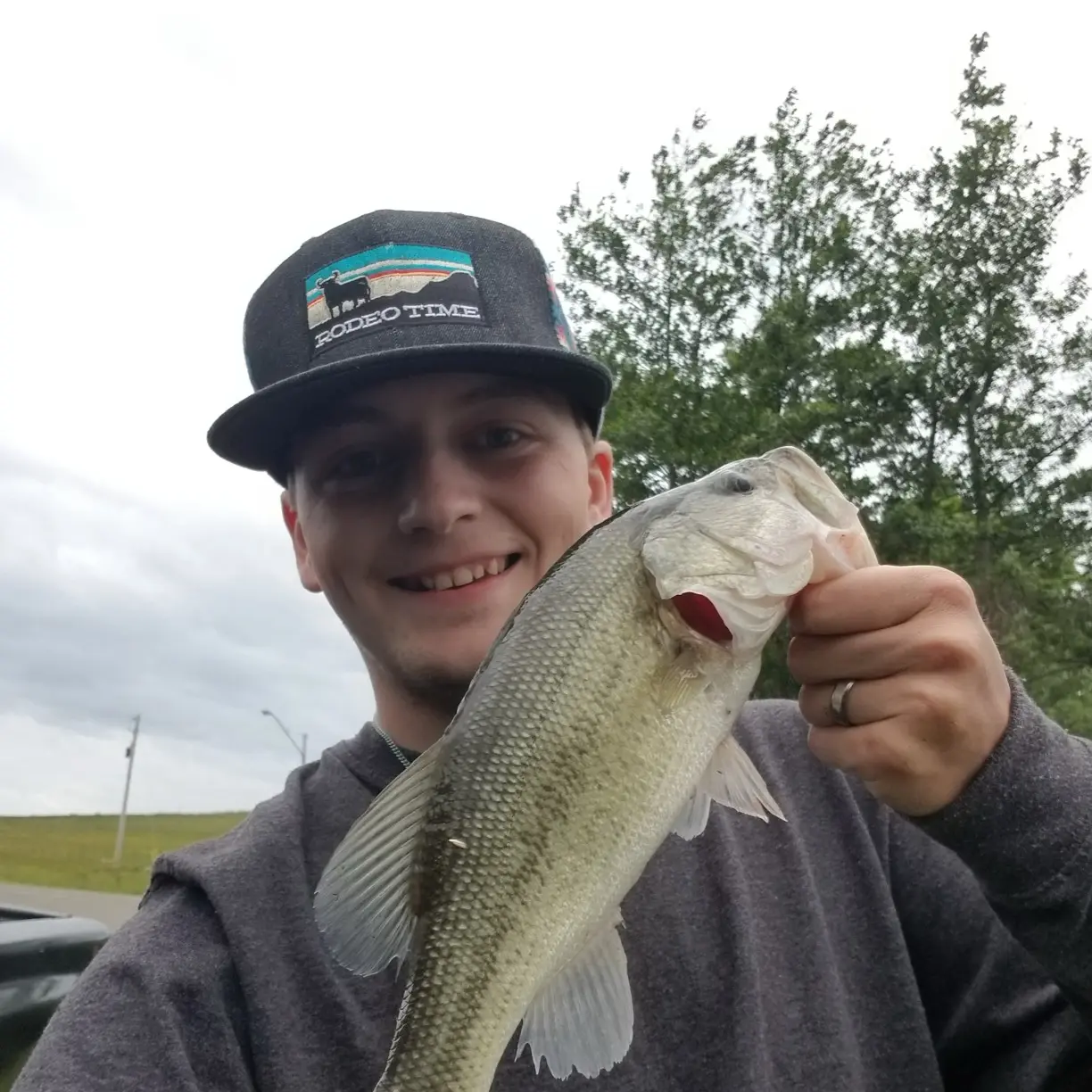 Fishing at the Gâtineaux pond